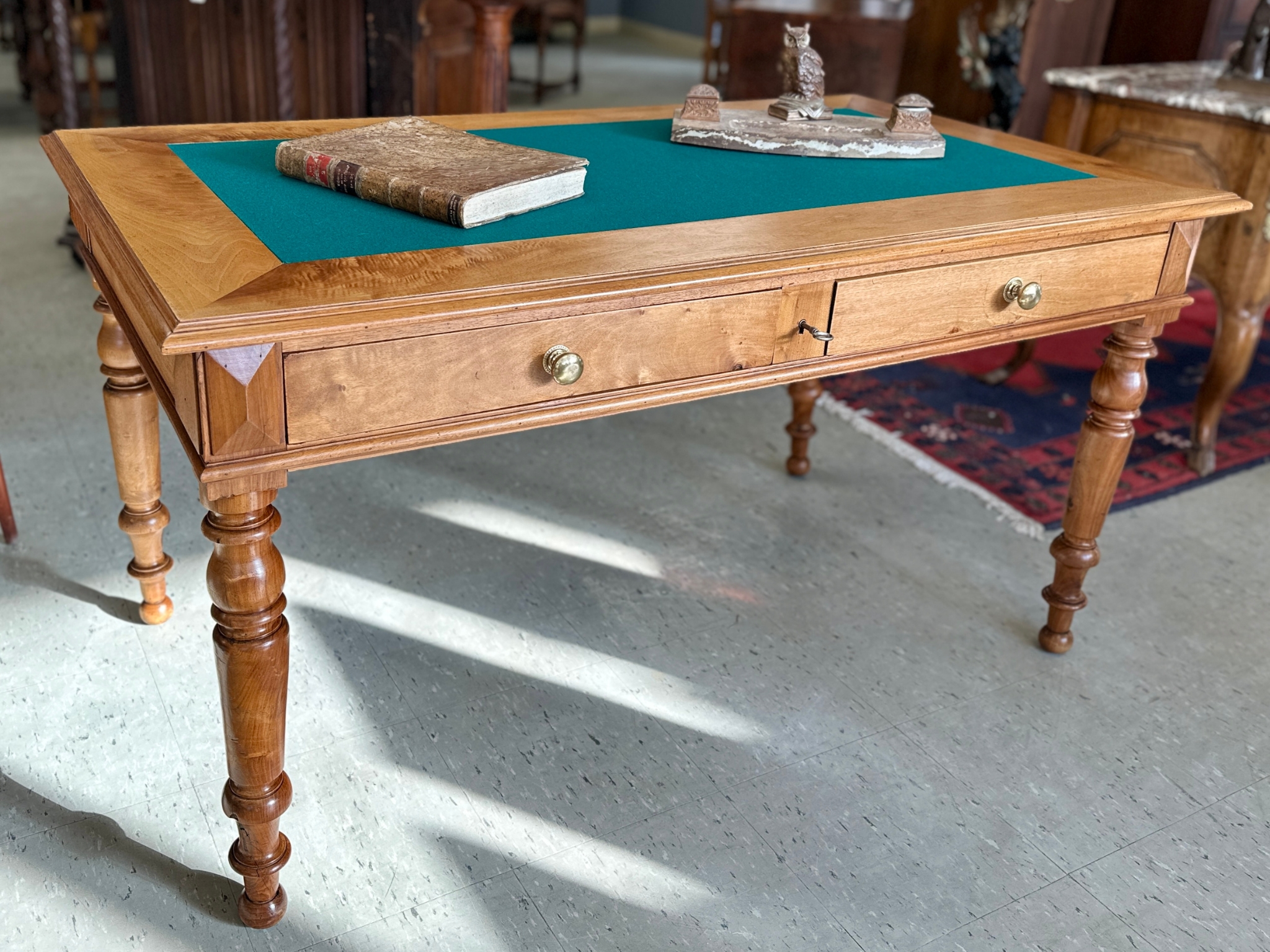 Writing Table Inventory 0125F252_1